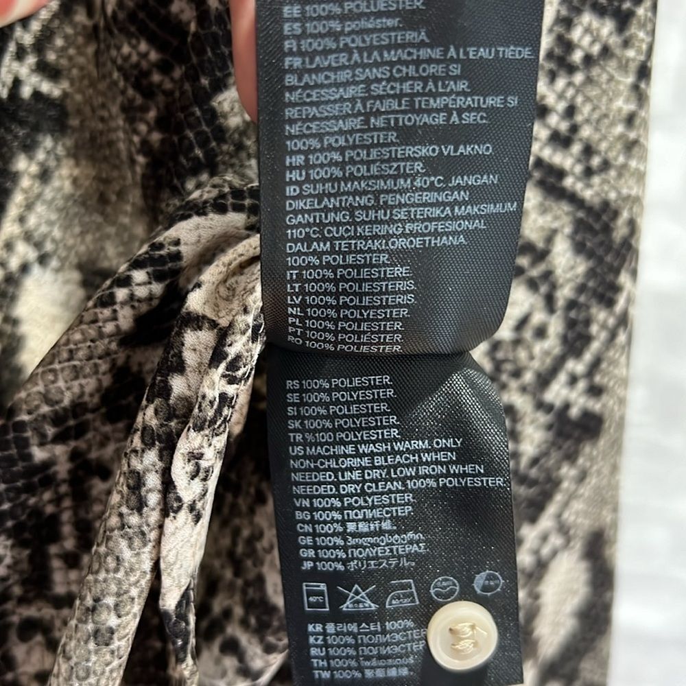 H & M python print button up blouse size 12 - Picture 11 of 13